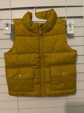 Old Navy puffer vest size 12-18M